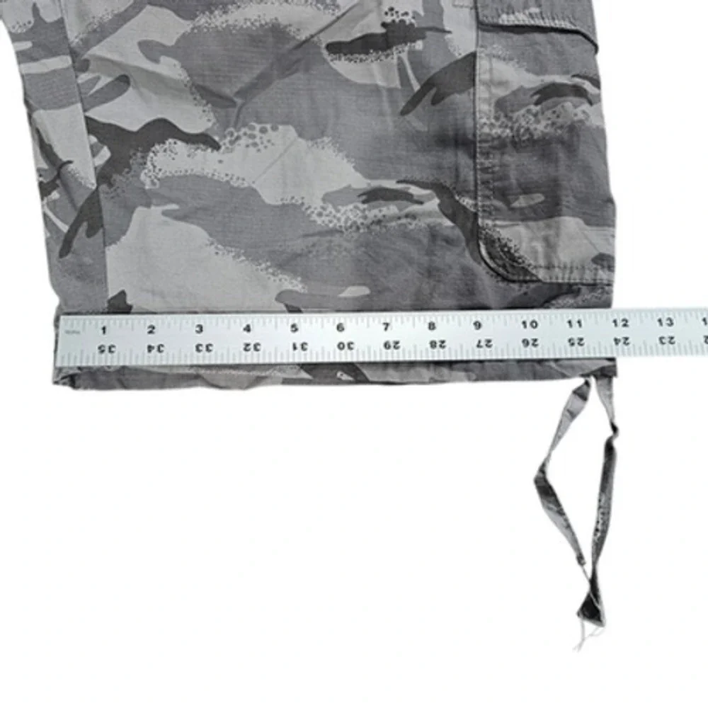 Plugg Men's Size 44‎ Gray Camouflage Cargo Shorts Drawstring Hem Relaxed Fit